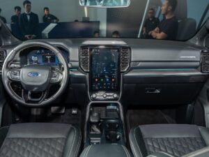 Nội thất Ford Everest Platinum 2024 - Mặt taplo tông thể