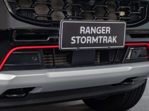 Ngoại thất Ford Ranger Stormtrak 2024 - Mặt calang