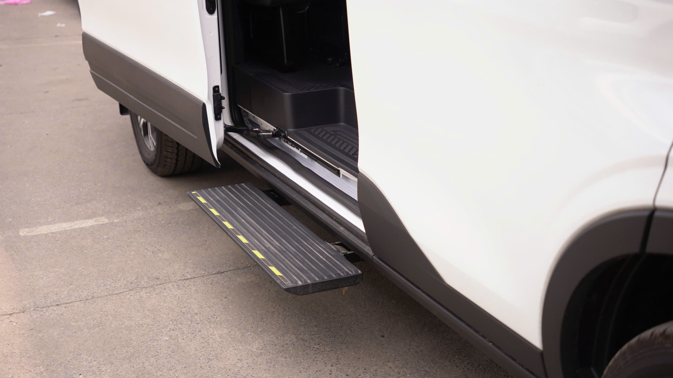 Ford Transit Mới Trend 16 chỗ 2026 - Ảnh 8