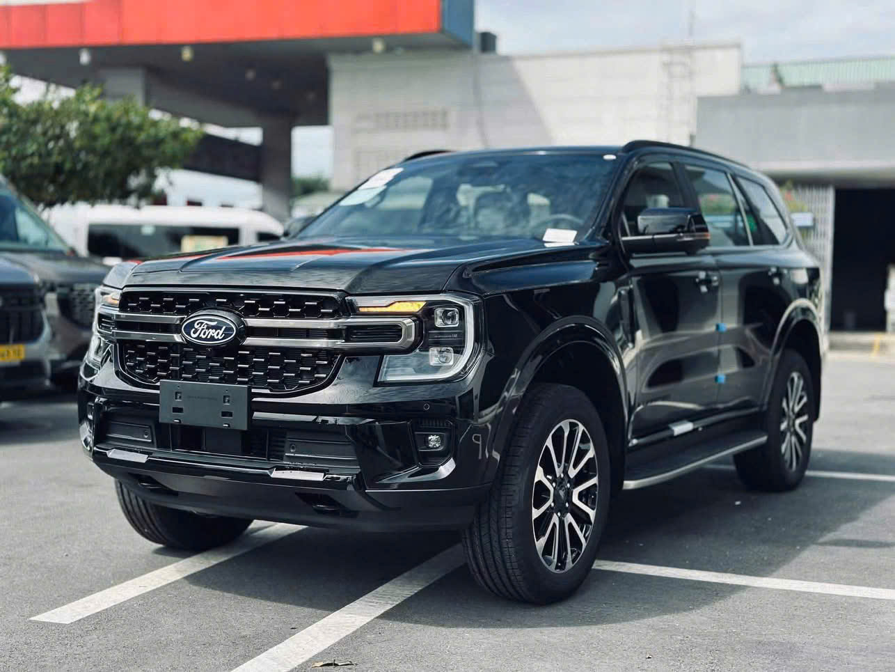 Ford Everest Platinum 4x4 AT 2026 Mới