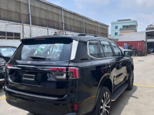 Alternative view of Ford Everest Platinum 2.3L Ecoboost Máy Xăng