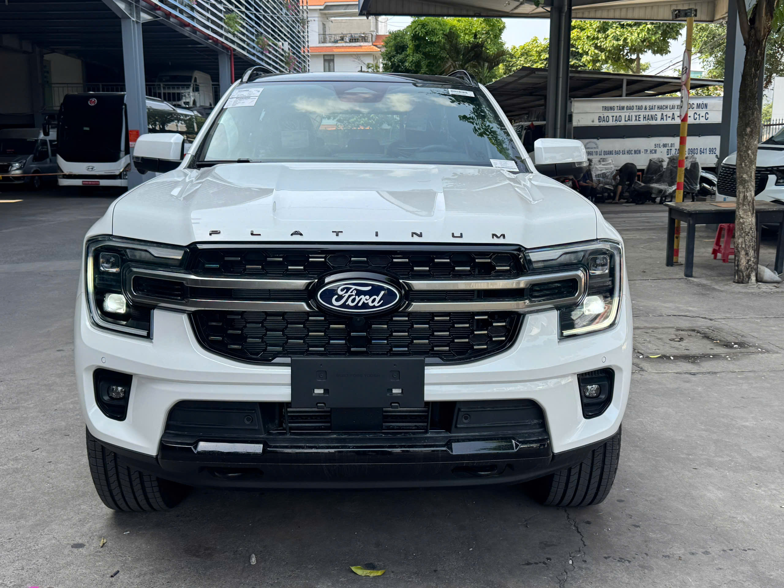 Ford Everest Platinum 2.3L Ecoboost Máy Xăng